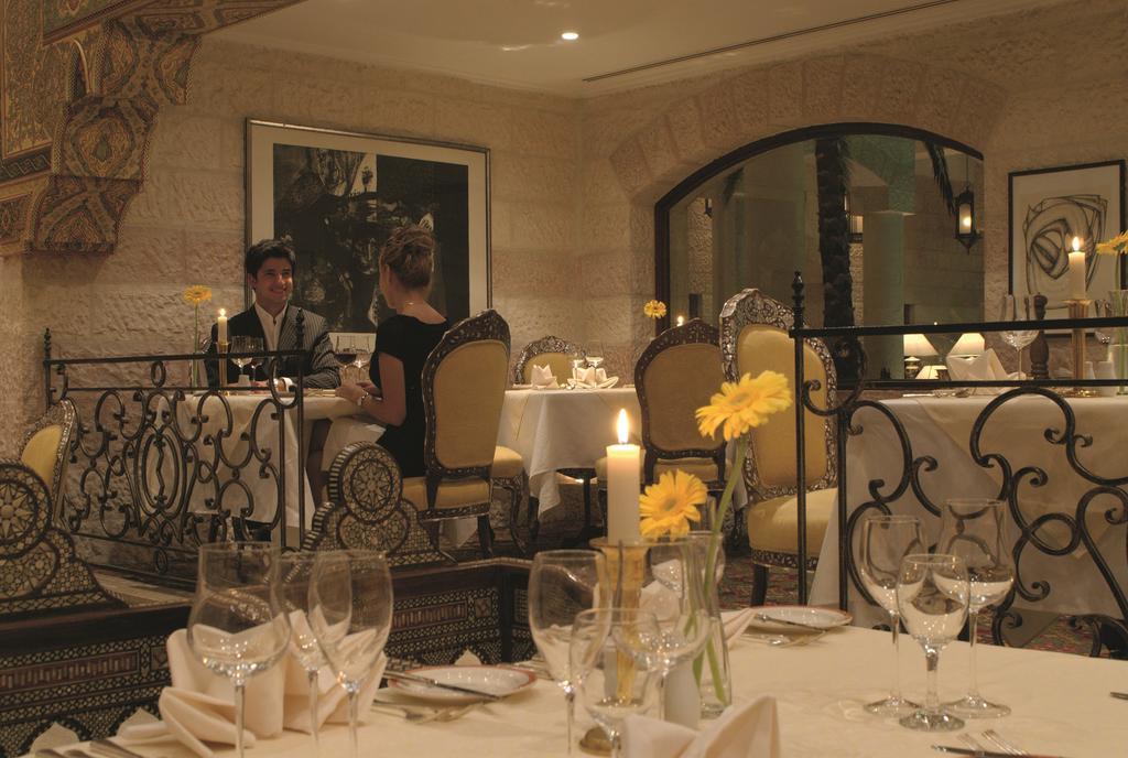 منتجع موڤنبيك البتراء وادي موسى المظهر الخارجي الصورة Interior of the restaurant